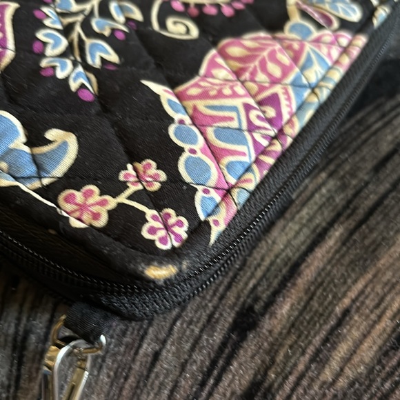 VERA BRADLEY WRISTLET WALLET - Picture 5 of 8